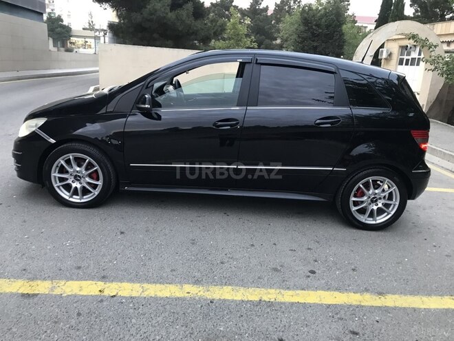 Mercedes B 180 2010, 167,000 km - 1.7 l - Sumqayıt