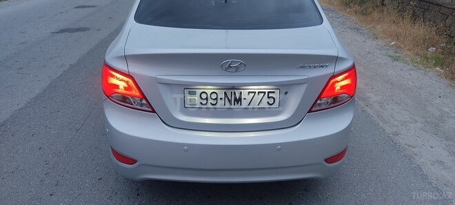 Hyundai Accent-18