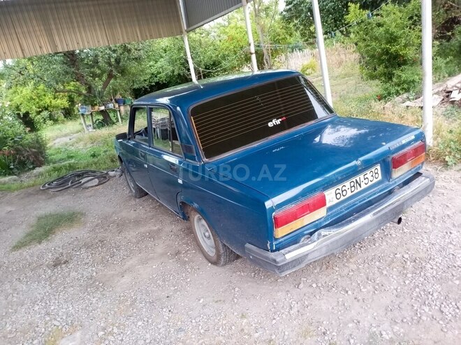 LADA (VAZ) 2107 2001, 300,000 km - 1.6 l - Yevlax