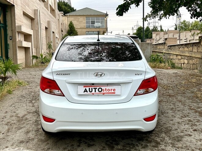 Hyundai Accent 2015, 115,000 km - 1.4 l - Bakı