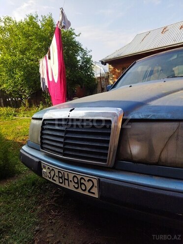 Mercedes E 260 1986, 253,000 km - 2.6 l - Bərdə