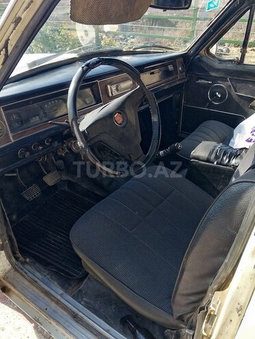 GAZ 24 1984, 255,000 km - 2.5 l - Bakı