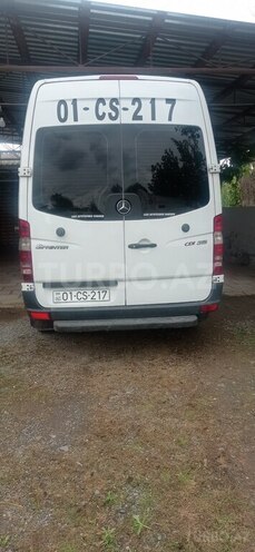 Mercedes  2007, 218,648 km - 2.2 l - Salyan