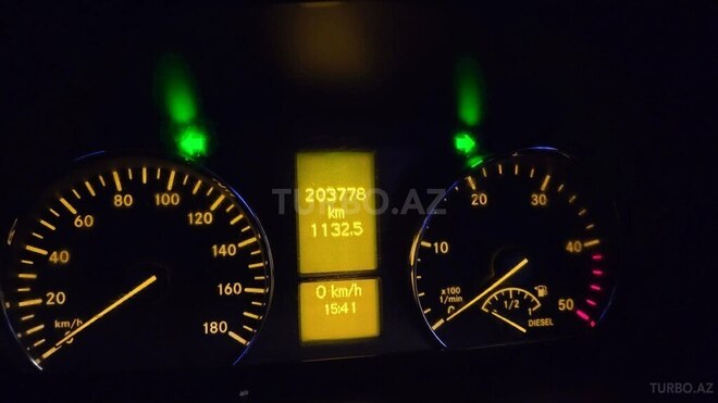Mercedes  2007, 218,648 km - 2.2 l - Salyan