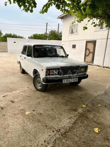 LADA (VAZ) 2107 2002, 95,000 km - 1.6 l - Salyan