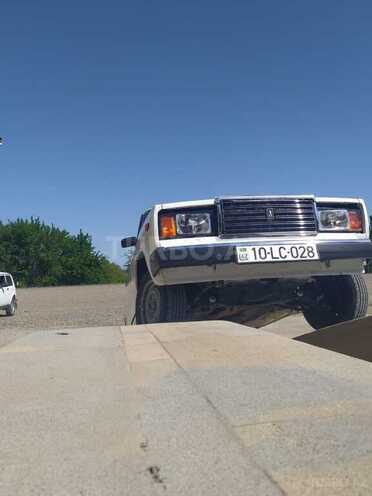 LADA (VAZ) 2107 2002, 95,000 km - 1.6 l - Salyan