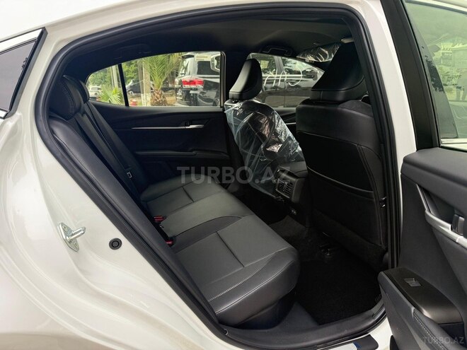 Toyota Camry-15