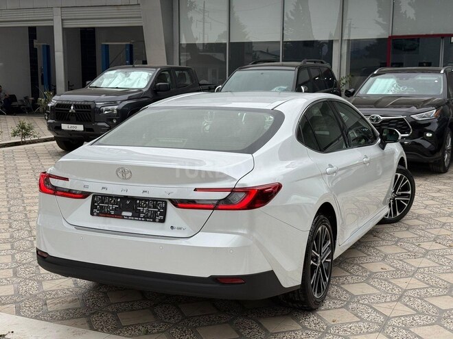 Toyota Camry-7
