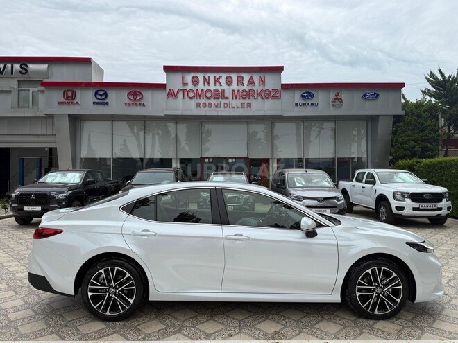 Toyota Camry-6