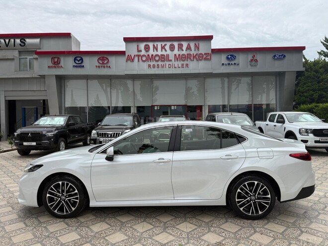 Toyota Camry-5