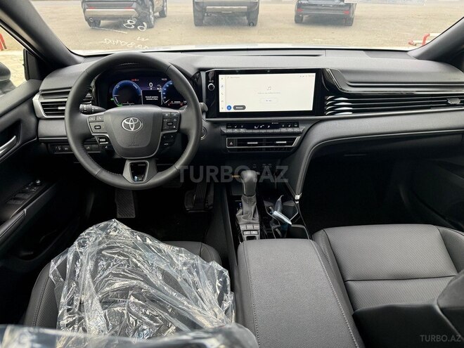 Toyota Camry-13