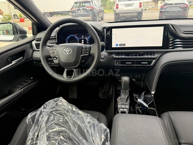 Toyota Camry-14