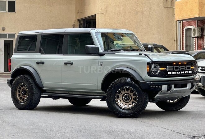 Ford Bronco-19