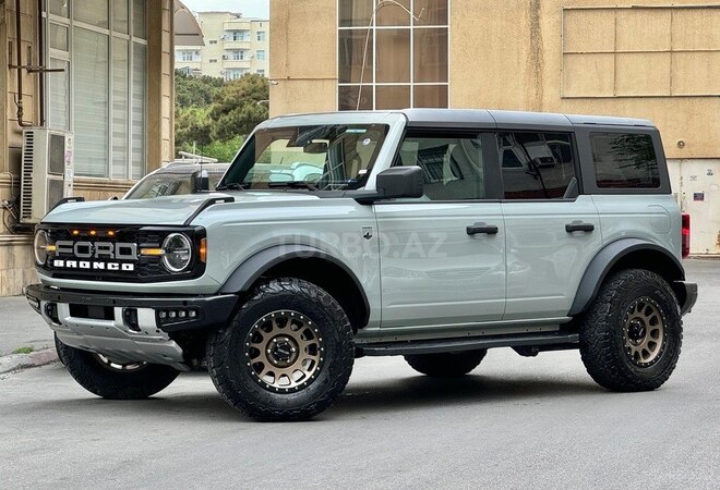 Ford Bronco-9