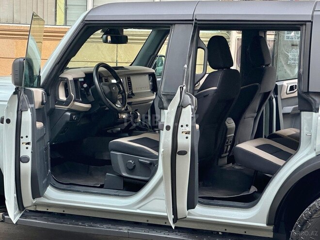 Ford Bronco-7