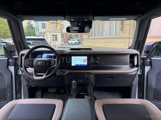 Ford Bronco-5