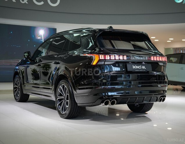 Lynk & Co 09-6