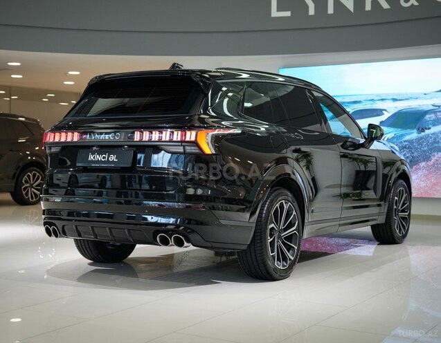 Lynk & Co 09-8
