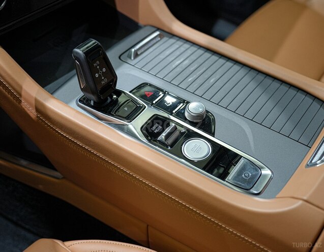 Lynk & Co 09-18