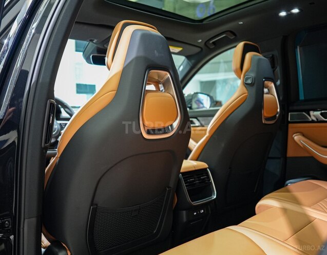 Lynk & Co 09-20