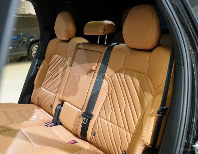 Lynk & Co 09-21