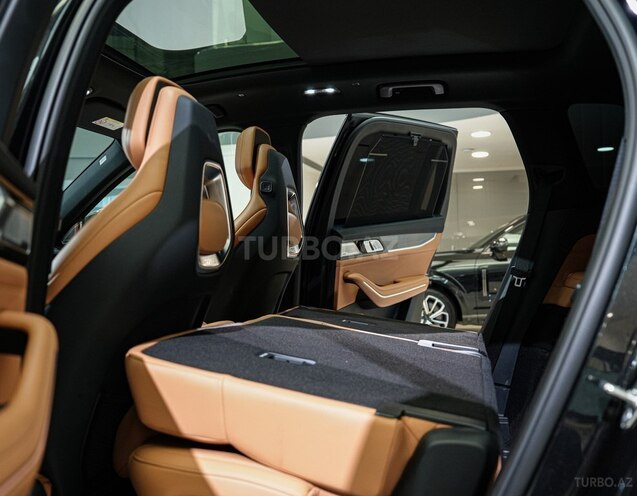 Lynk & Co 09-24