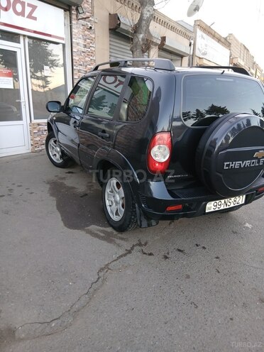 Chevrolet Niva 2010, 198,300 km - 1.7 l - Tovuz
