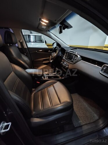 Kia Sorento-10