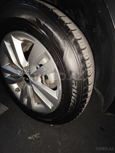 Kia Sorento-13