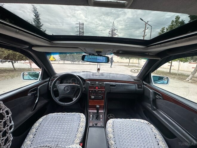 Mercedes E 240 1998, 358,000 km - 2.4 l - Bakı