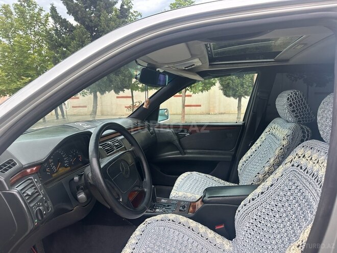Mercedes E 240 1998, 358,000 km - 2.4 l - Bakı