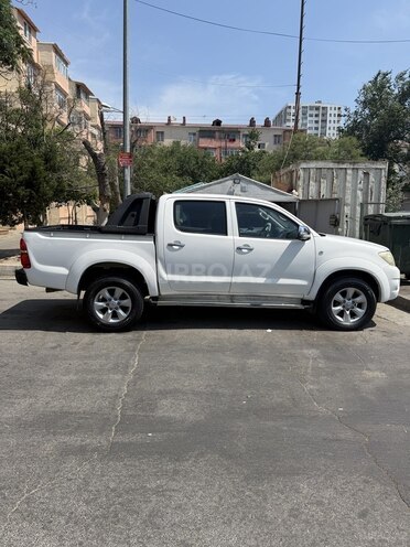 Toyota Hilux 2010, 272,000 km - 2.5 l - Bakı