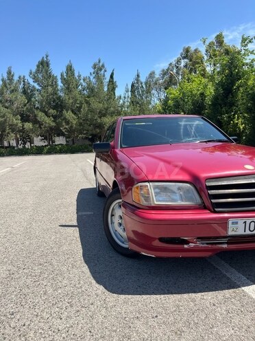 Mercedes C 220 d 1993, 671,848 km - 2.2 l - Sabirabad