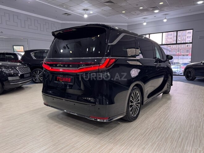 Lexus LM 350h-6