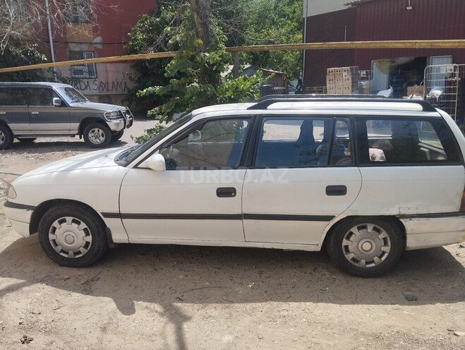 Opel Astra 1993, 500,000 km - 1.7 л - Bakı