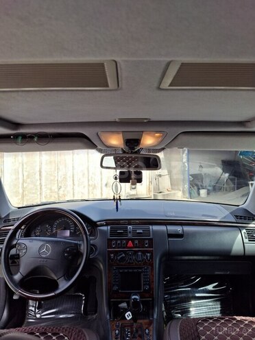 Mercedes E 270 2001, 380,000 km - 2.7 l - Bakı