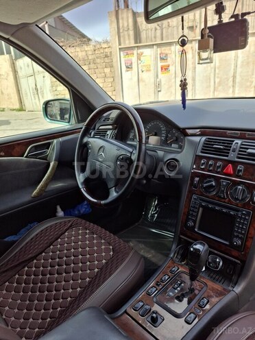 Mercedes E 270 2001, 380,000 km - 2.7 l - Bakı