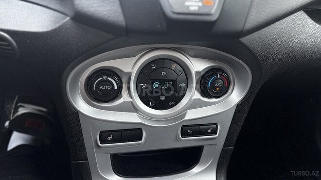 Ford Fiesta 2016, 140,000 km - 1.6 l - Bakı
