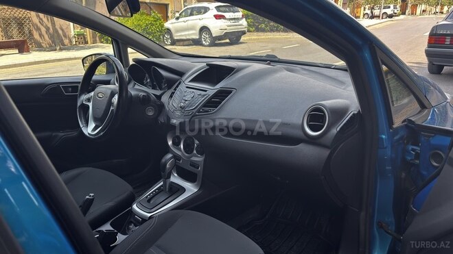 Ford Fiesta 2016, 140,000 km - 1.6 l - Bakı