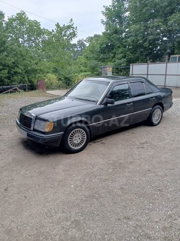 Mercedes E 220 1993, 630,000 km - 2.2 л - Bakı