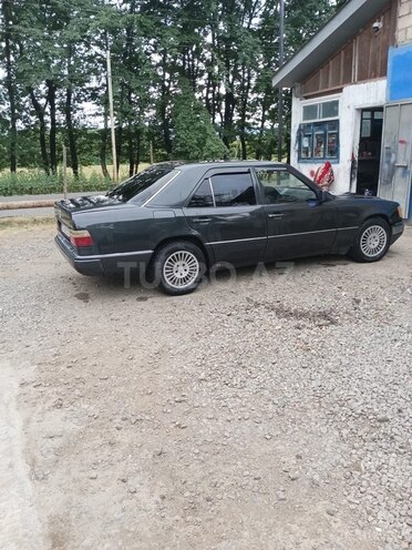 Mercedes E 220 1993, 630,000 km - 2.2 л - Bakı