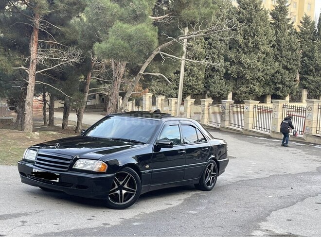 Mercedes C 240 2000, 215,180 km - 2.4 l - Bakı