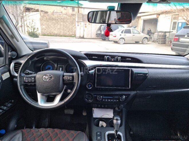 Toyota Hilux 2019, 68,000 km - 2.4 l - Bakı