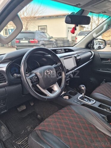 Toyota Hilux 2019, 68,000 km - 2.4 l - Bakı
