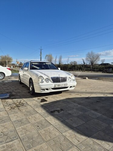 Mercedes E 220 d 2001, 250,000 km - 2.2 л - Bakı