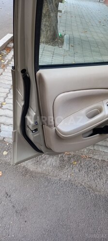Nissan Sunny 2005, 255,043 km - 1.6 л - Gəncə