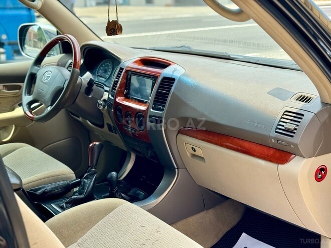 Toyota Land Cruiser Prado-15