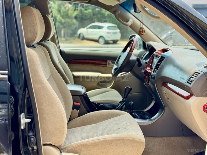 Toyota Land Cruiser Prado-17