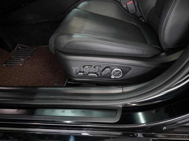 Hyundai Grandeur-17