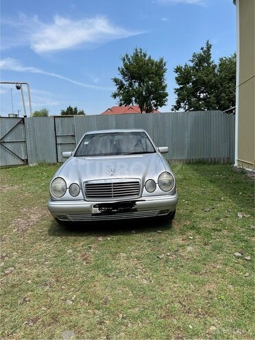 Mercedes E 200 1997, 369,200 km - 2.0 l - Masallı
